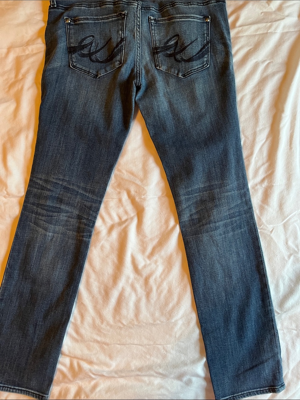 Express Women’s Straight Leg Jeans in Dark Indigo with Pocket Embroidery